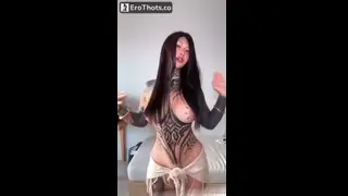 Bigcatmia dancing