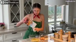 Stefania Deriabina - Christmas cooking