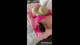 ameliasocurvy shaking that big butt