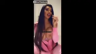 Chloe Khan - pussy spreading